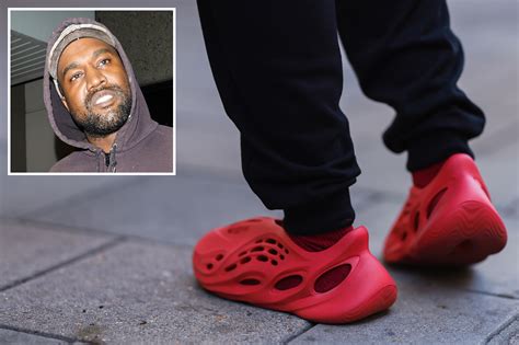 kanye doesnt sign fake shoe|kanye west yeezy.